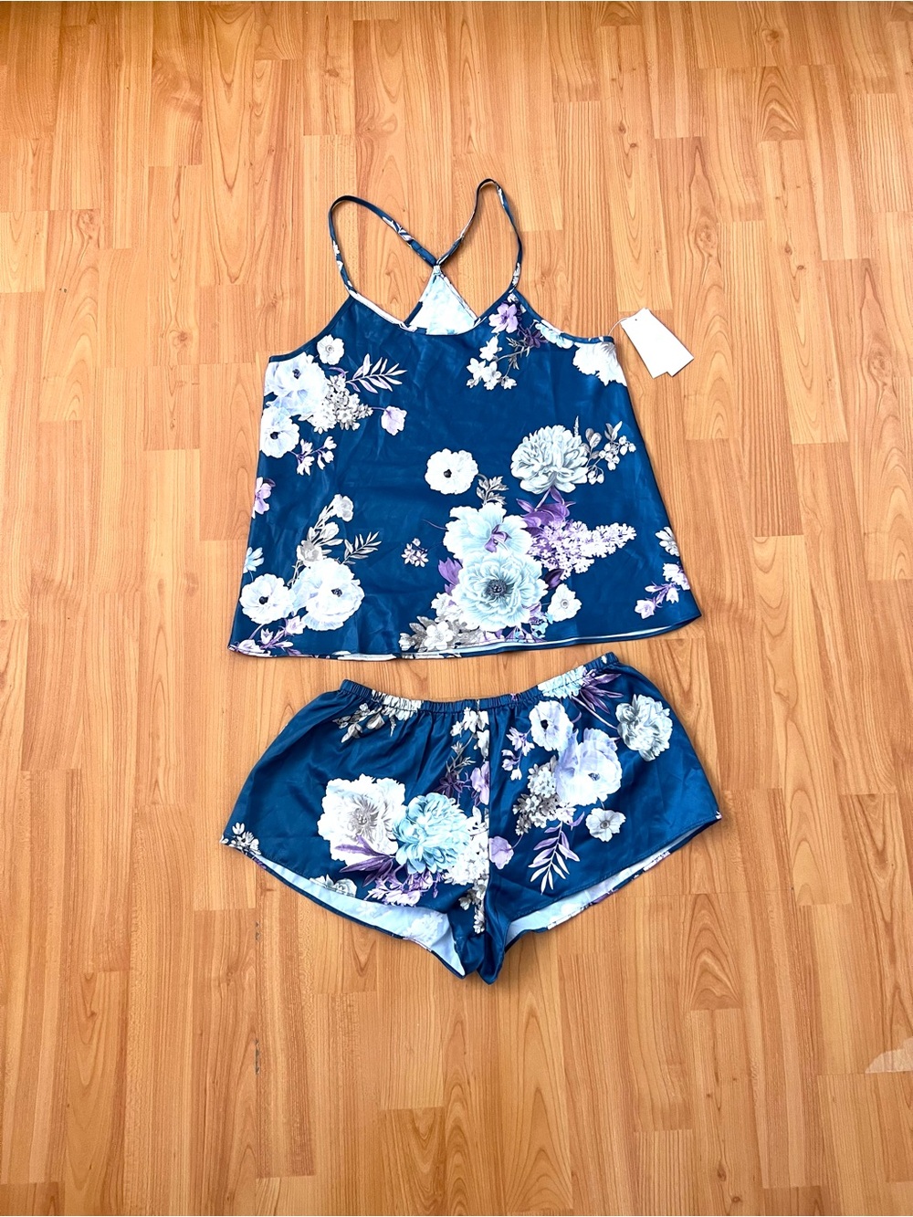 NWT Flora Nikrooz Floral Sleepwear Set